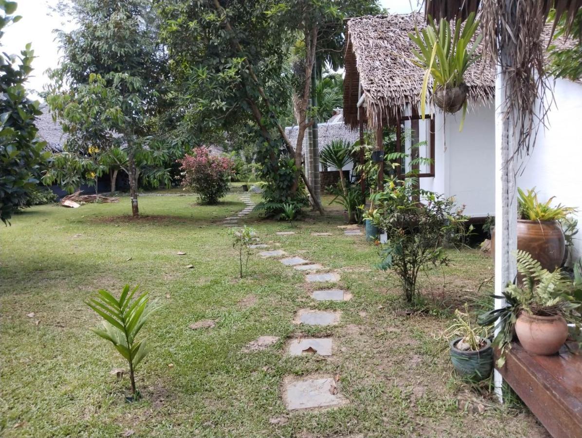 Baan Farang Homestay Phra Saeng Ban Nam Dam Buitenkant foto