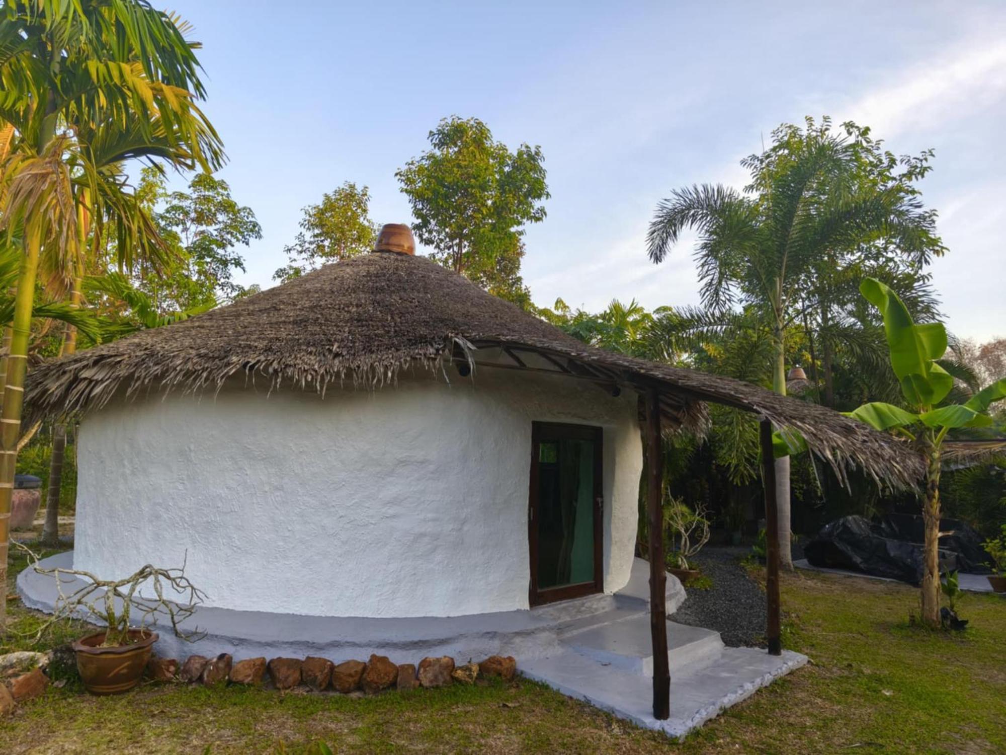 Baan Farang Homestay Phra Saeng Ban Nam Dam Buitenkant foto